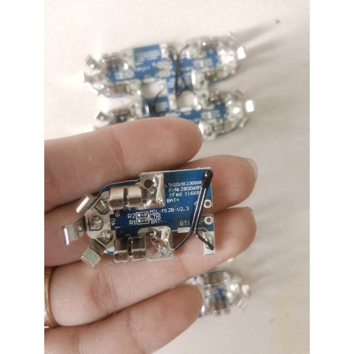 Mạch pin Milwaukee 12v