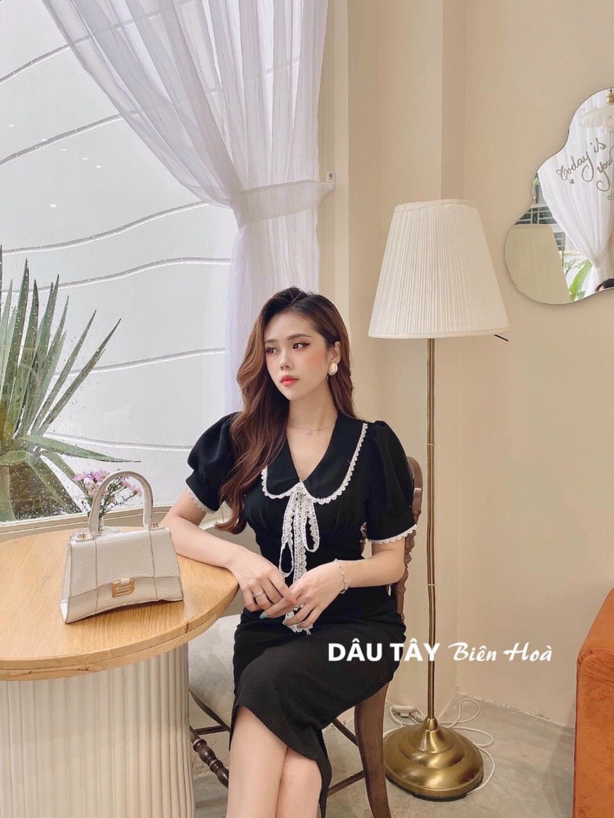 ĐẦM ÔM BODY TAY NGẮN CỔ THUYỀN CÓ DÂY THẮT NƠ Ở CỔ CỰC XINH XẮN,SANG TRỌNG VÀ TRẺ TRUNG ,CHẤT VON DÀY MỊN TTSGR