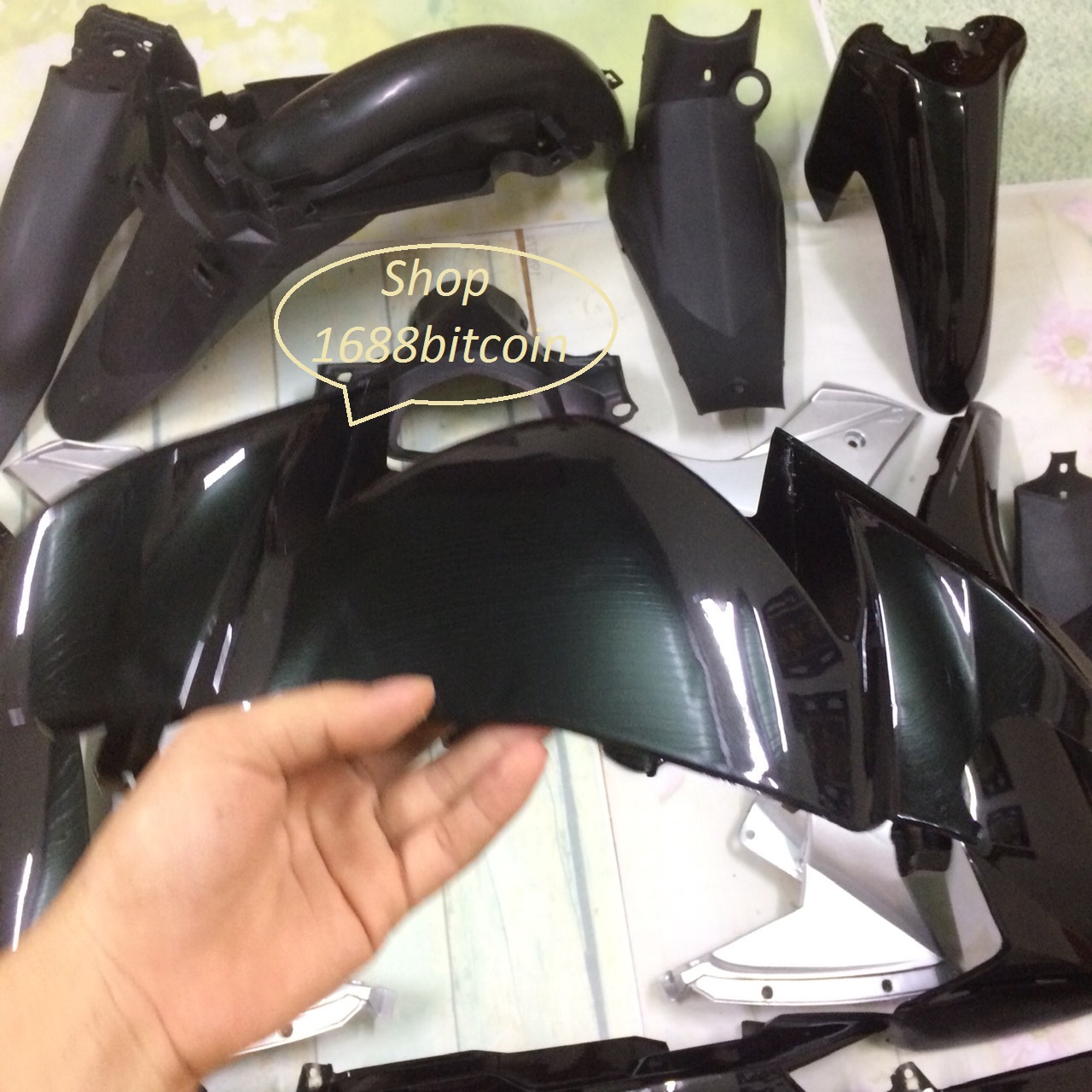 ( Tặng Tem ) Bộ Vỏ Nhựa - Dàn áo Xe SIRIUS-  SIRIUS RC phanh CƠ- Màu Đen , nhựa trắng nguyên sinh