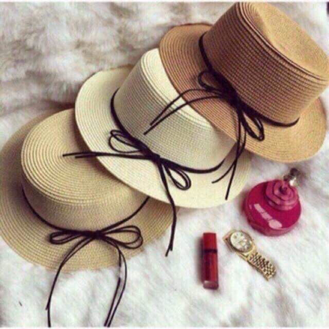 Nón cói đi biển nơ dây nhỏ xinh