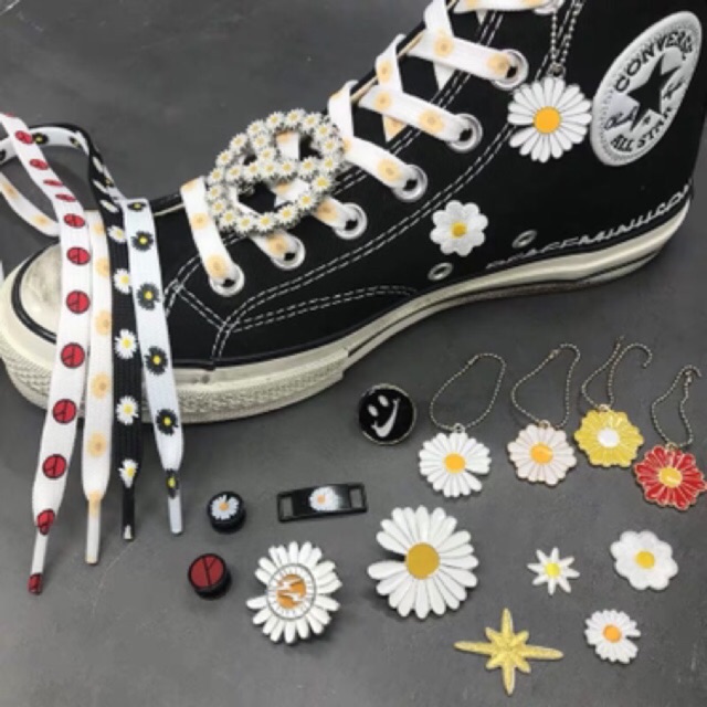 Set dây giày , tag hoa cúc daisy, huy hiệu gắn giày nike air force x peaceminusone x gd gdragon