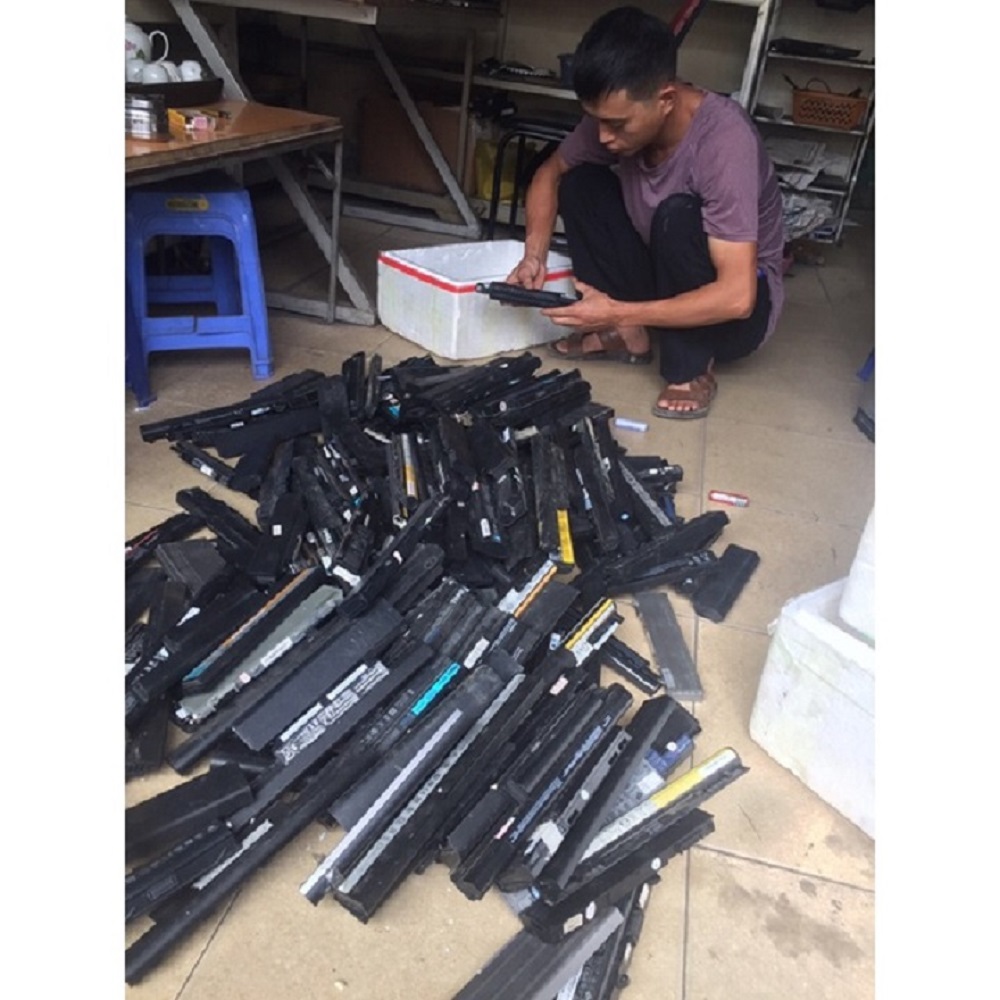 Pin laptop cũ hỏng - pin laptop cũ hỏng cho ae lấy cell