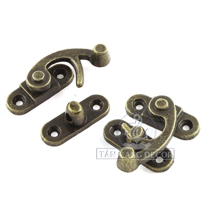 2 Khóa hộp 06 gài chốt cong Cổ điển - KT:2.7cm
