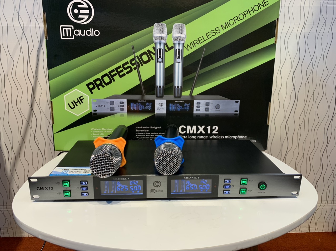 Mic không dây CXM12 hàng nhập khẩu chính hãng