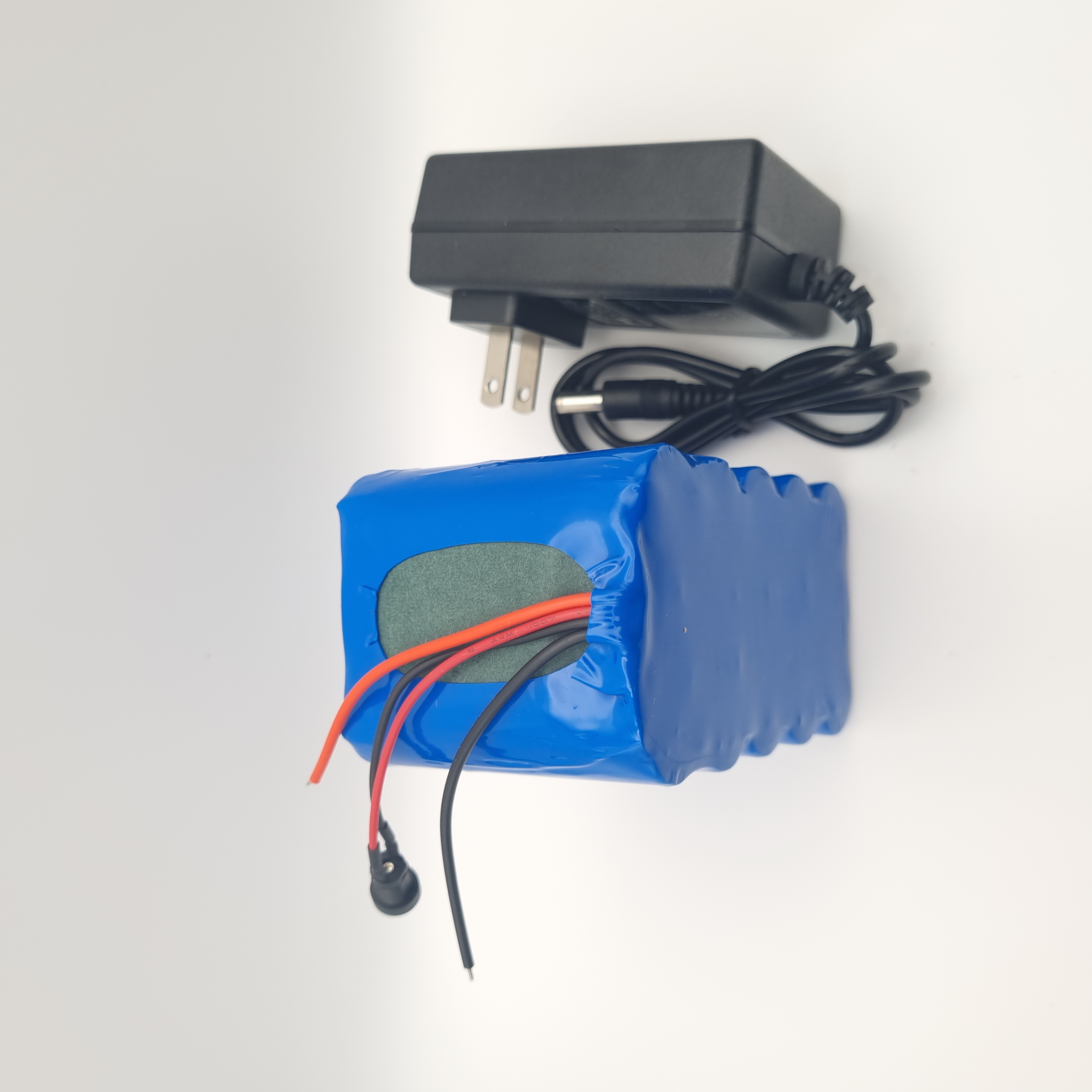 Khối pin 3s 12v lithium 8AH có mạch bảo vệ. sử dụng cell pin lithium 18650 lishen 3.7v mới dòng xả cao chuẩn dung lượng