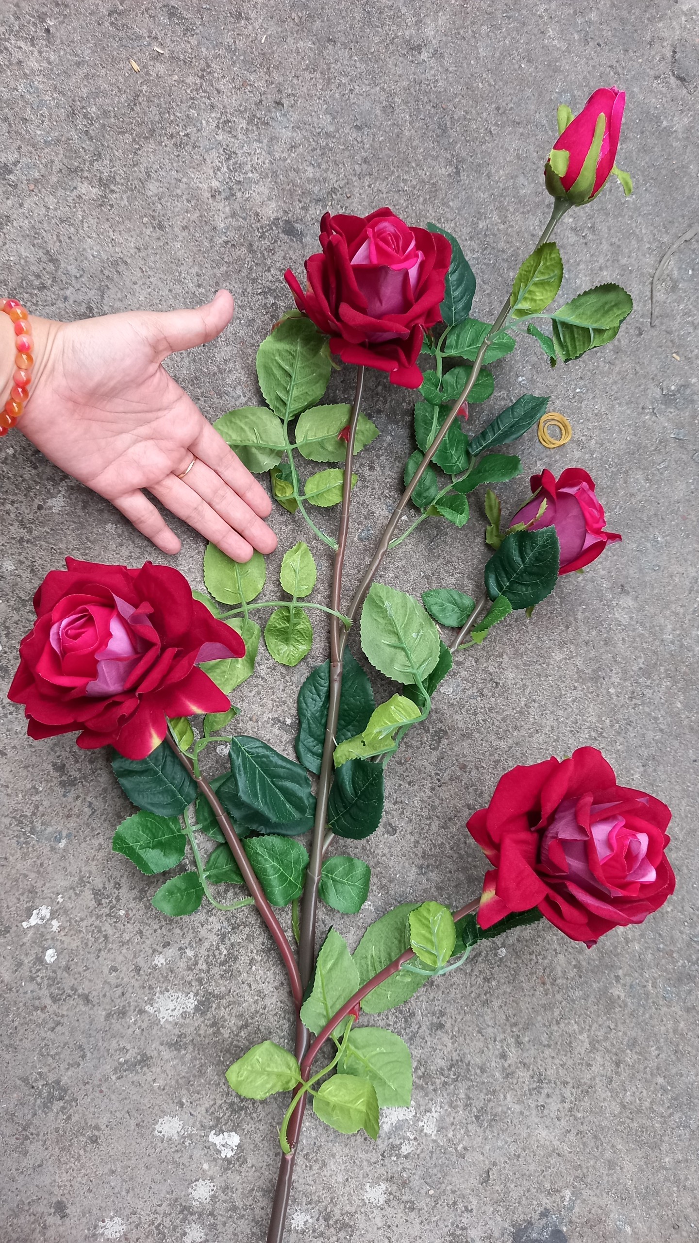 1 Cây hồng nhung 2 da giả 4 bông 1 nụ 102cm - Hoa giả - Hương Flower