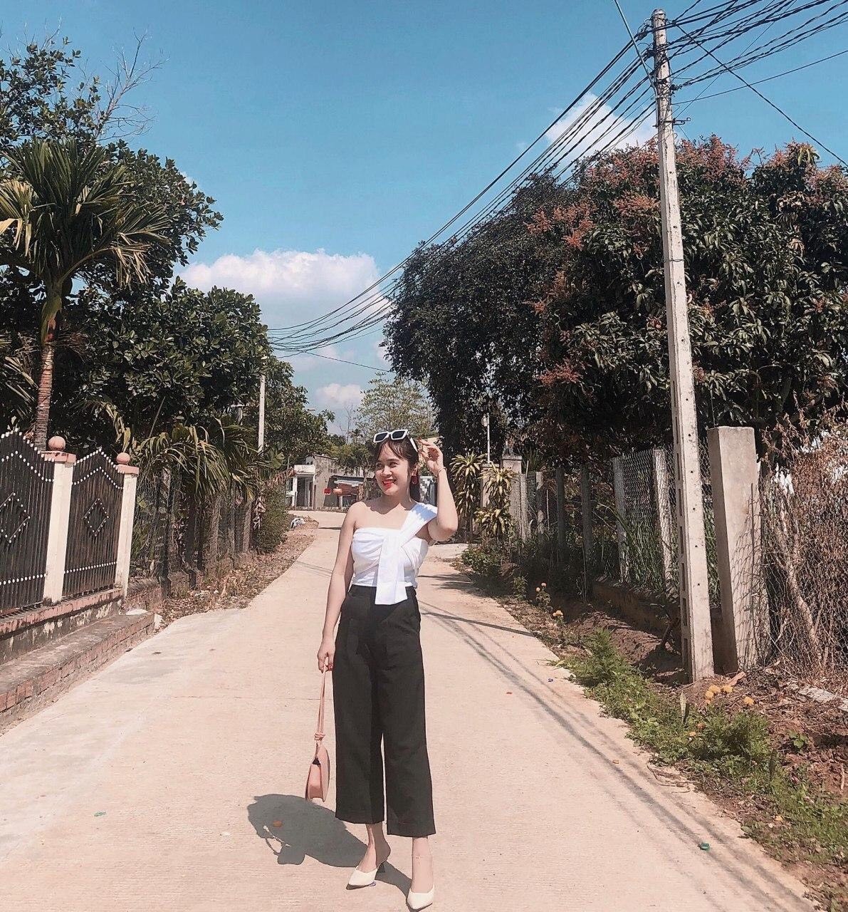 Áo croptop lệch vai