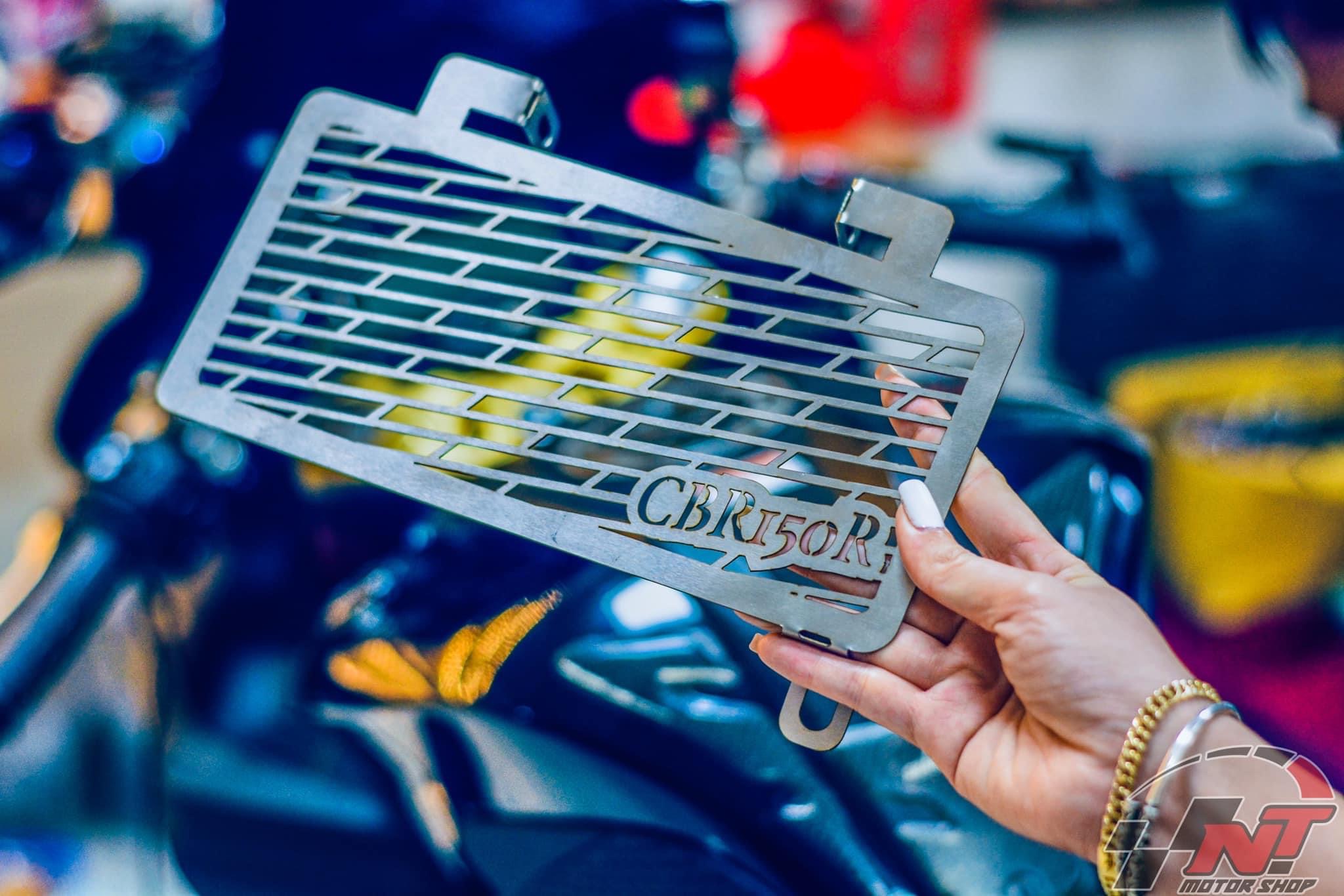 Che két nước cbr150r 2021