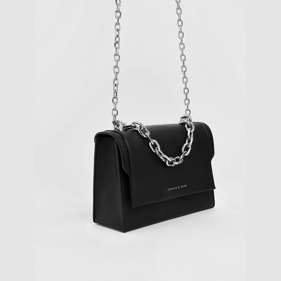 Túi đeo chéo nữ quai da phối xích đơn giản màu đen charles keith ck2-80700905.