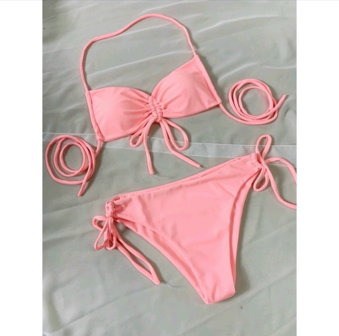Bikini 2 chi tiết áo có dây choàng cổ có đệm mút , quần có dây 2 bên có 4 màu để bạn lựa chọn , sẽy gợi cảm