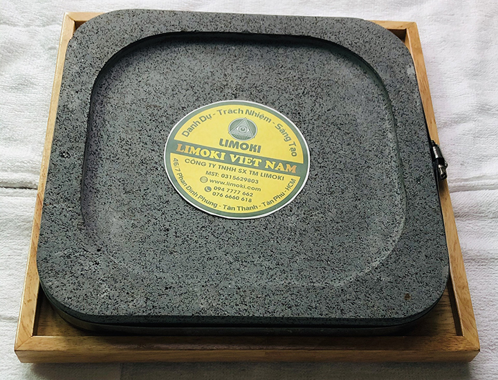 Đá Nướng Thịt Núi Lửa Hình Vuông Kèm Khay Gỗ