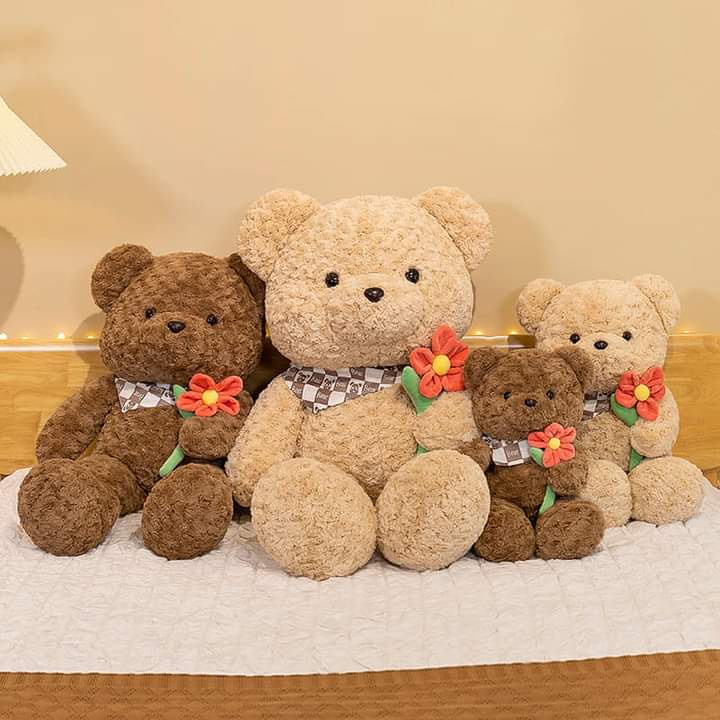 Gấu Bông Teddy tay ôm hoa Nhồi Gòn Cao Cấp, lông xoắn hoa hồng, vải nhung mềm mịn khổ vải 1m-1m2