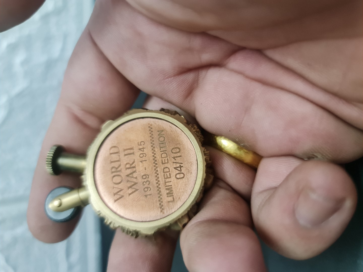Bật lửa hand made chất liệu đồng thau và đồng đỏ
