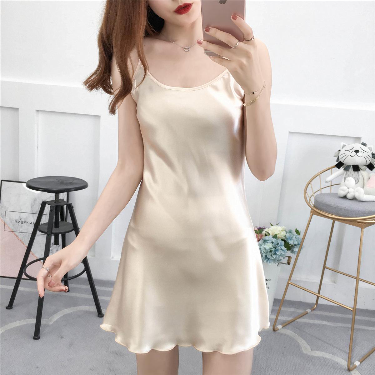 Váy ngủ lụa cao cấp gấu lượn sóng