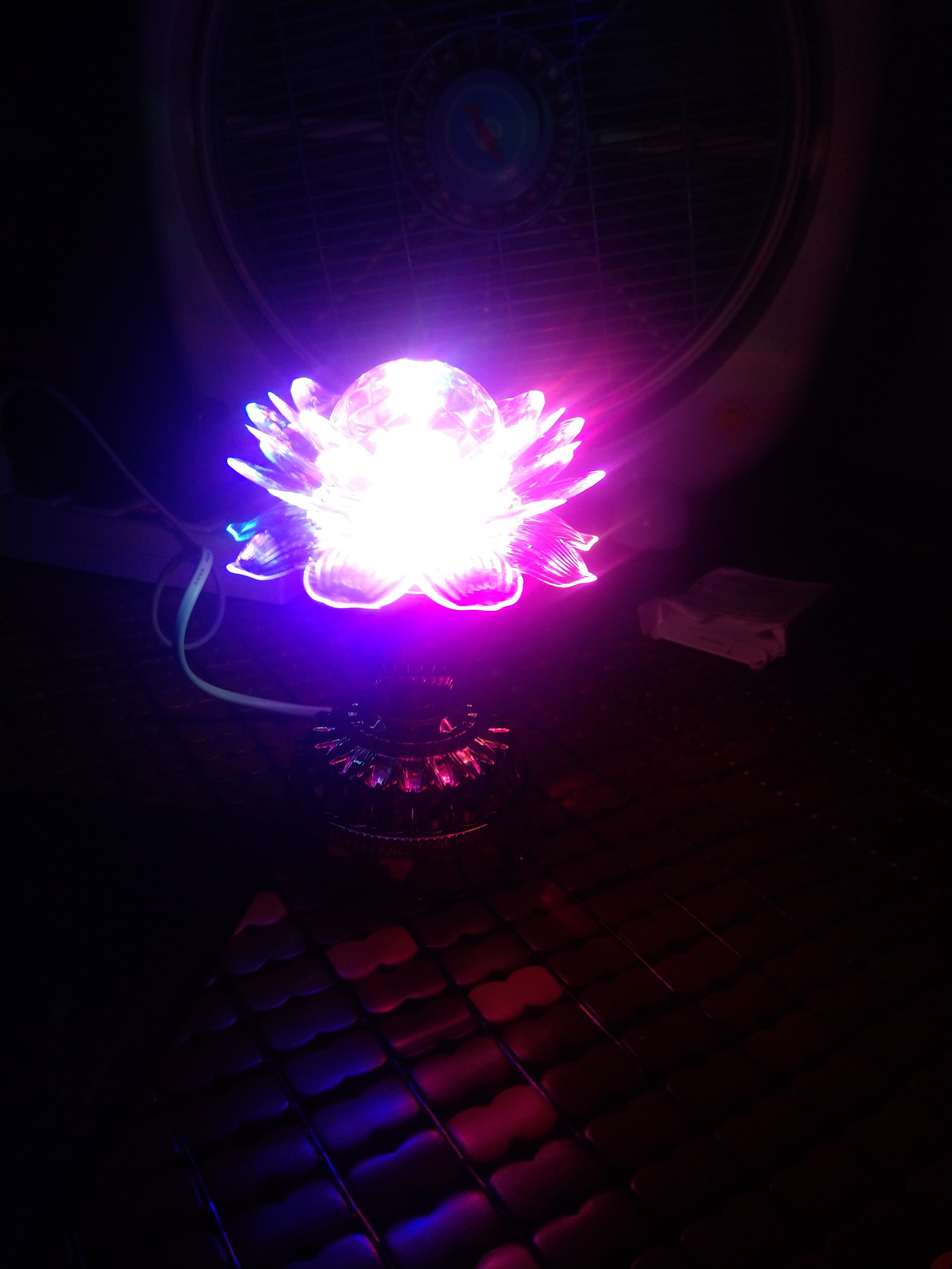 Đèn LED hoa sen để bàn thờ tổ tiên, Đèn sen phát sáng nhiều màu KM-M2002