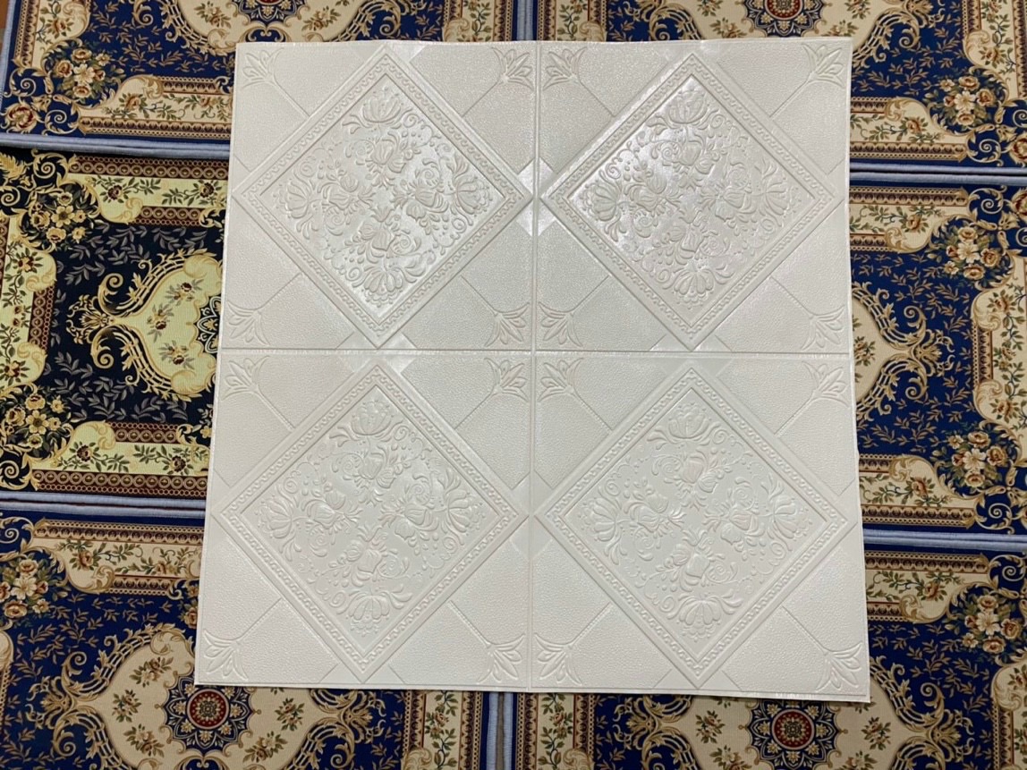 Xốp dán tường hoa văn 70x70cm