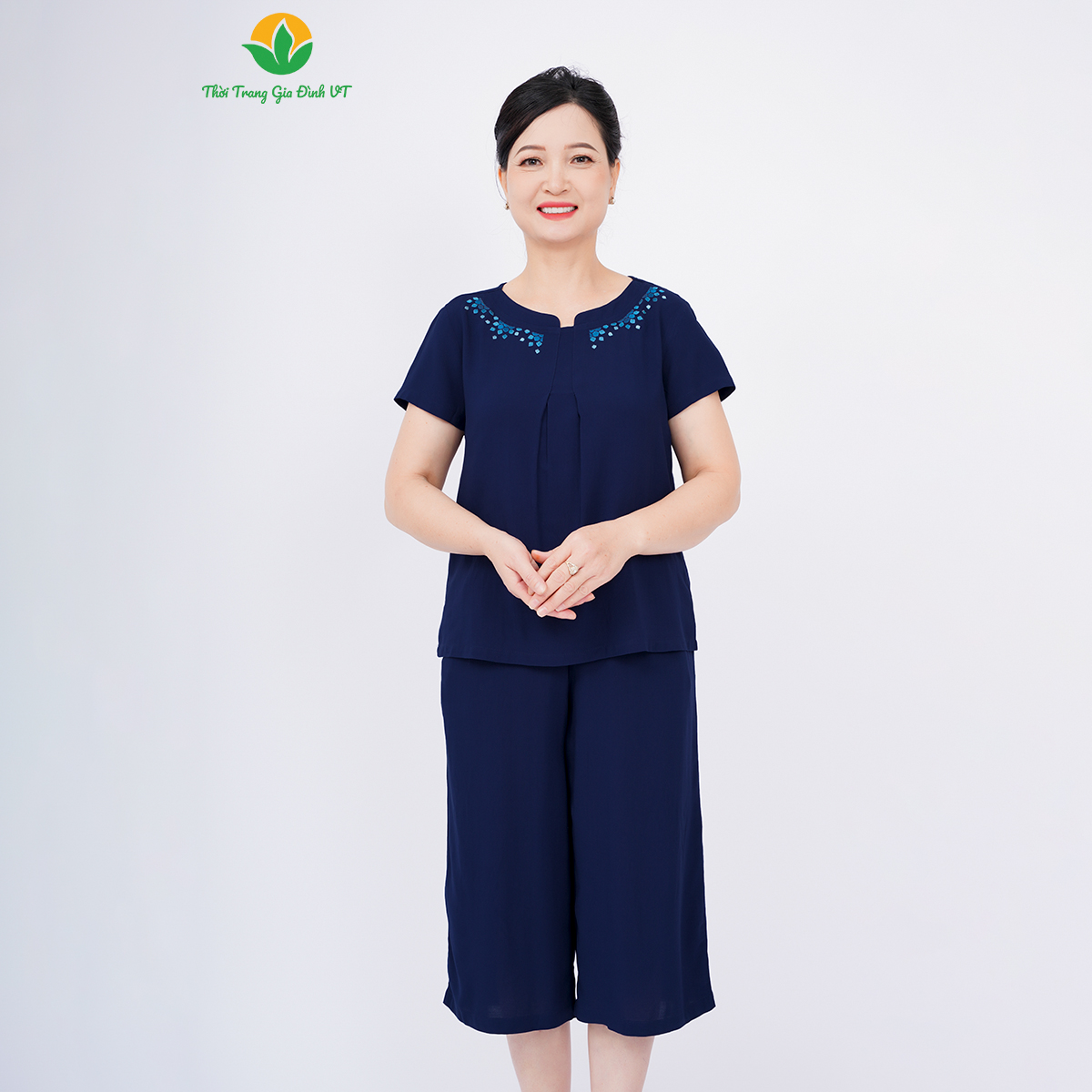 Bộ quần áo mặc nhà trung niên Việt Thắng, quần lửng, áo cộc tay, chất Lanh