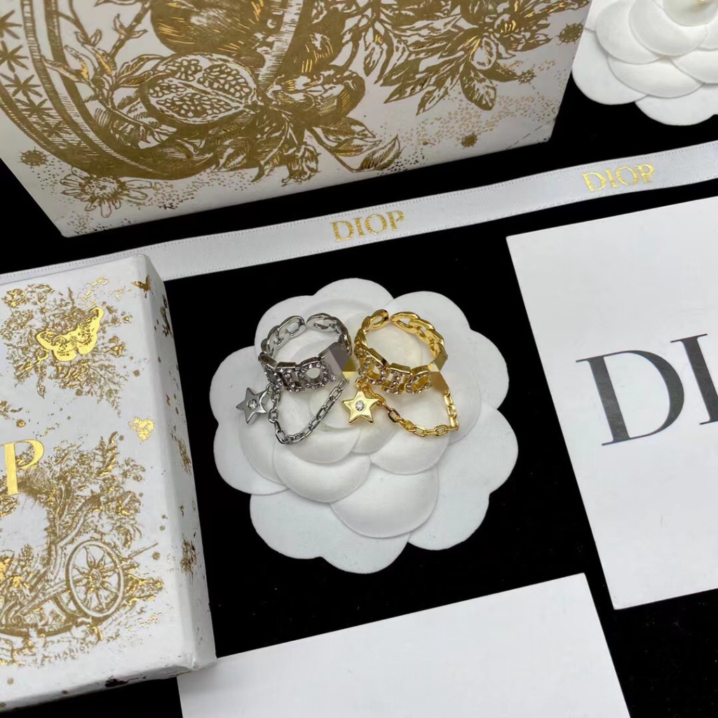 Nhẫn cưới Dior chính hãng giá bao nhiêu Mua ở đâu Việt Nam 30Tháng  Sáu2023 Giá Vàng Online