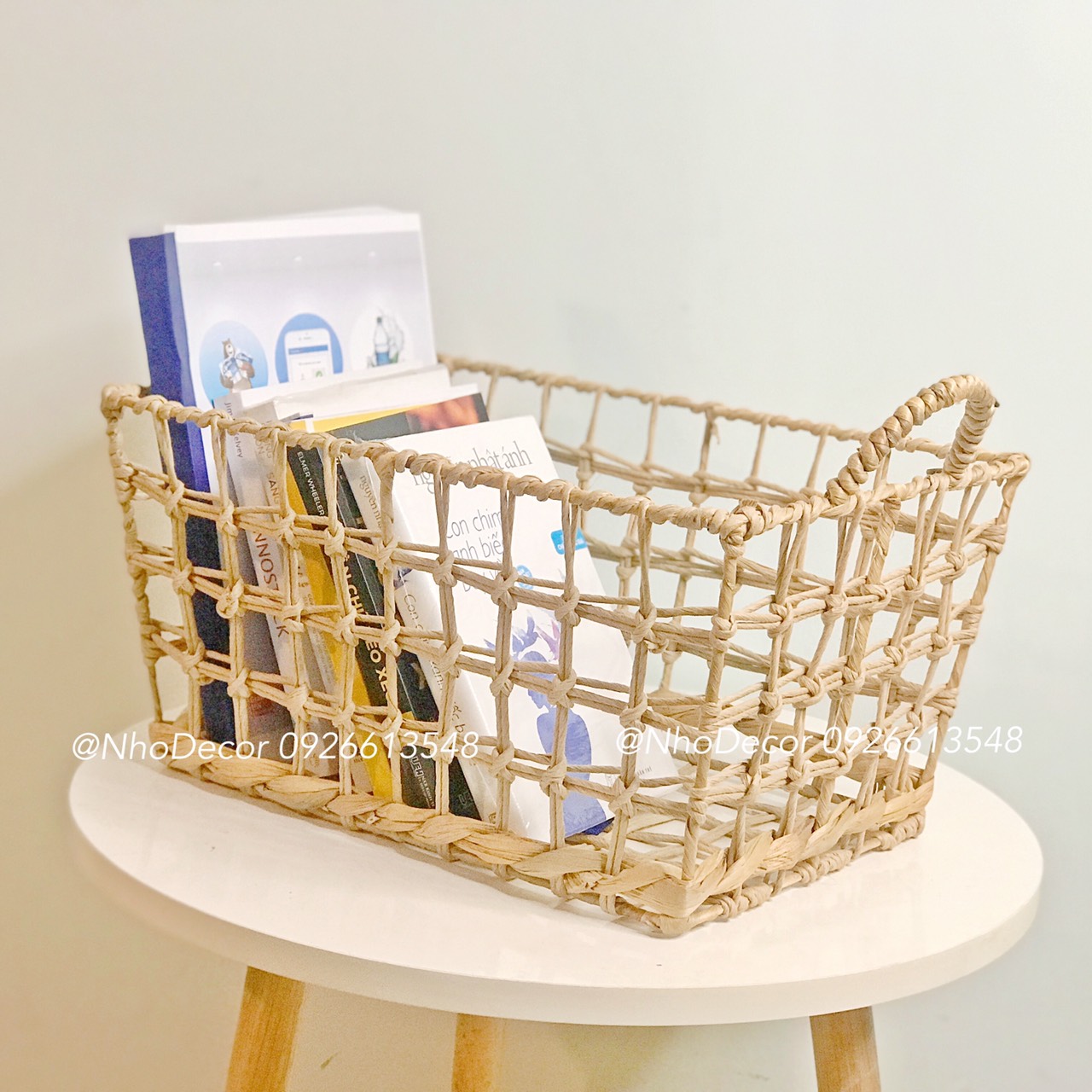 Sọt bèo tây đựng sách báo phong cách vintage