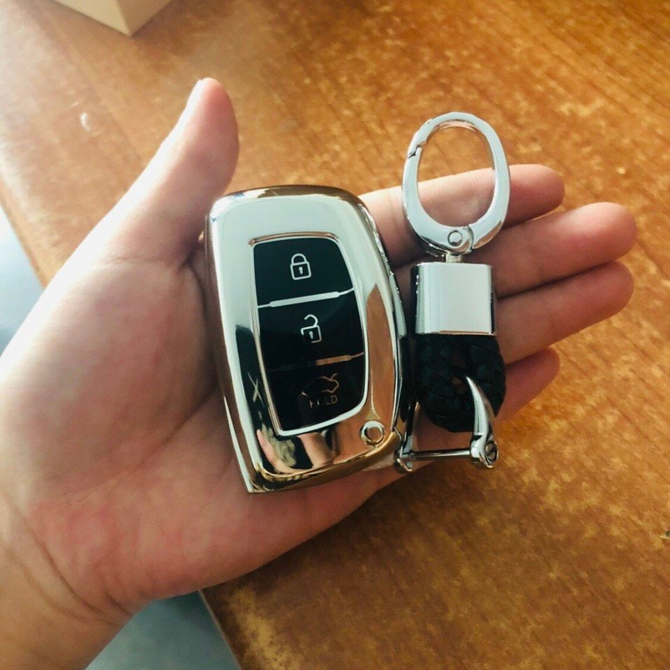Bao chìa khóa xe Hyundai I10 , I20 ,TUCSON , ELANTRA + móc khóa mạ crom cao cấp