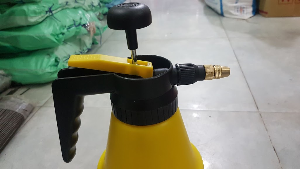 Bình xịt tưới cây 2 lít dudaco