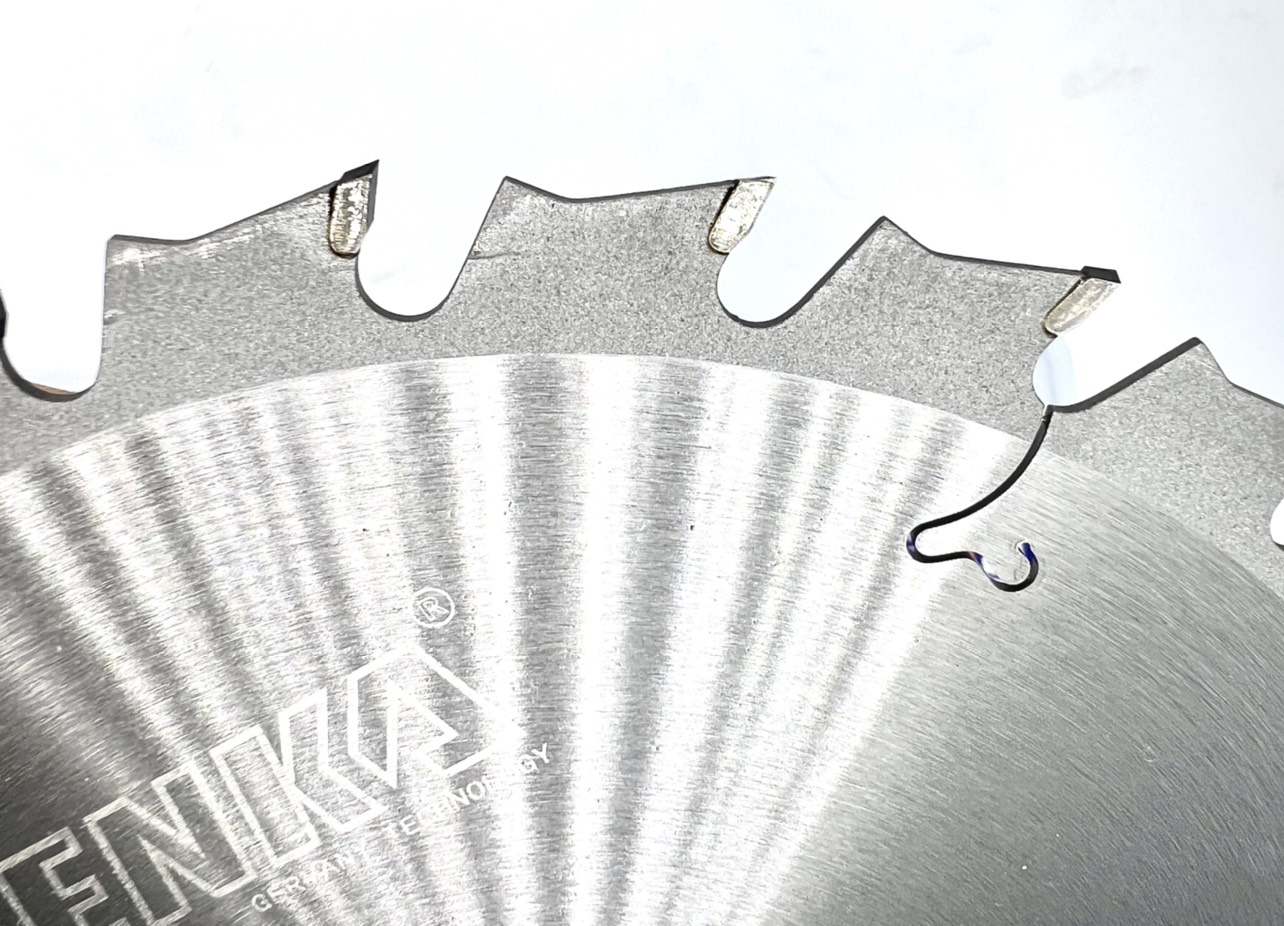 1 Lưỡi cưa hợp kim hiệu SENKA cao cấp chuyên CẮT GỖ LẪN TẠP ĐINH GỖ CỐP PHA, Từ D105-125-150-160-180MM