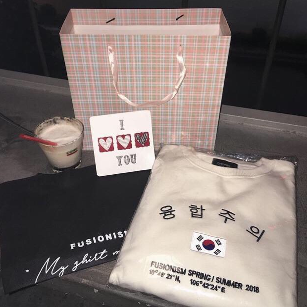 [Hoa Fashion]  Áo Sweater nam nữ form rộng in hình Cờ hàn