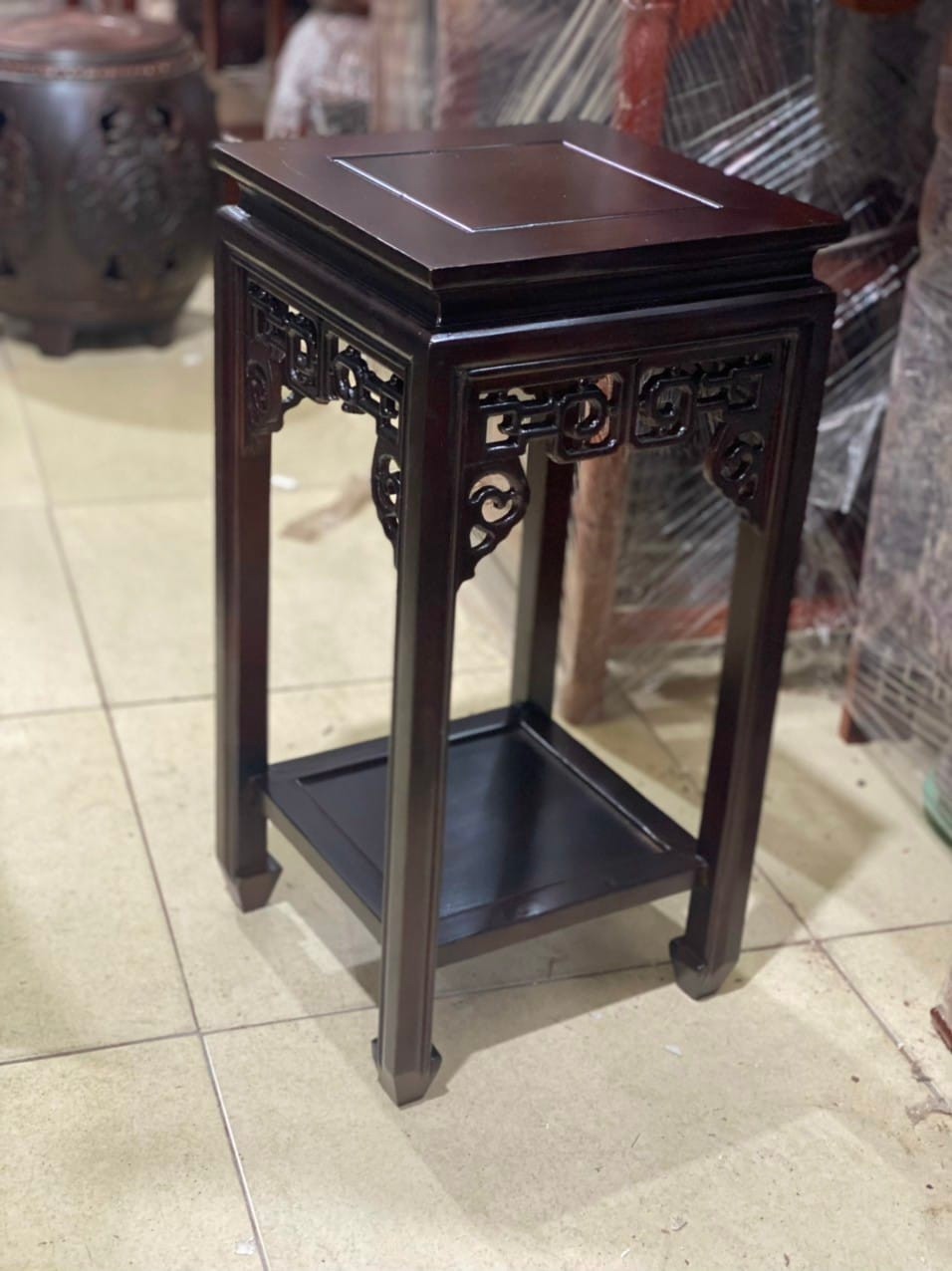 Đôn vuông gỗ gụ cao 60 cm đường kính mặt 30 cm