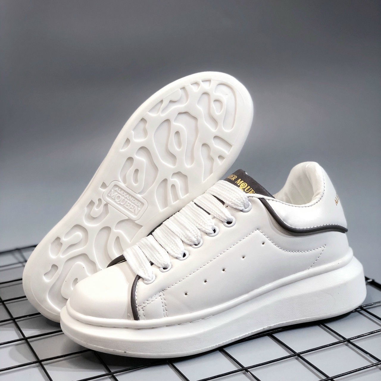 [Tặng box] Giày MC Queen viền phản quang VNXK