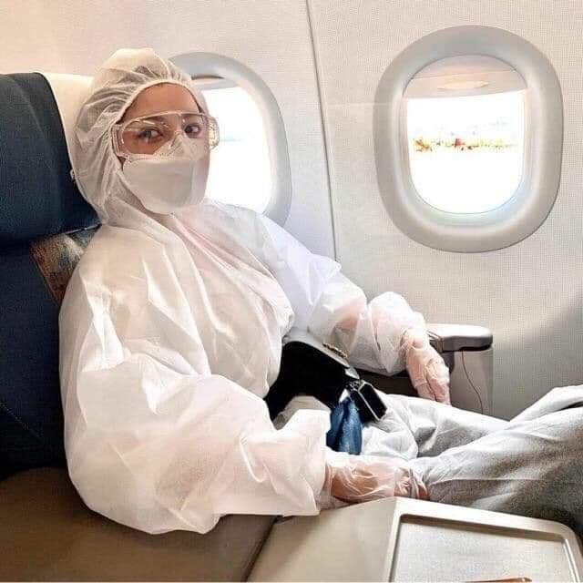 HÀNG XUẤT KHẨU - SET 4 ( gồm 1 bộ liền mũ + 2 chụp chân )  ĐỒ BẢO HỘ VNXK CHUẨN Y TẾ PHÒNG DỊCH, mặc ra sân bay , lên máy bay .