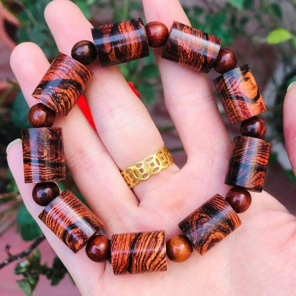 vòng tay gỗ sưa hạt trúc 14 ly và hộp đựng cao cấp