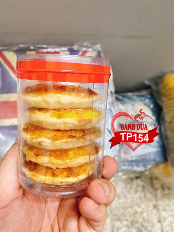 Bánh Dừa nướng hột gà bơ sữa. Đặc sản bến tre