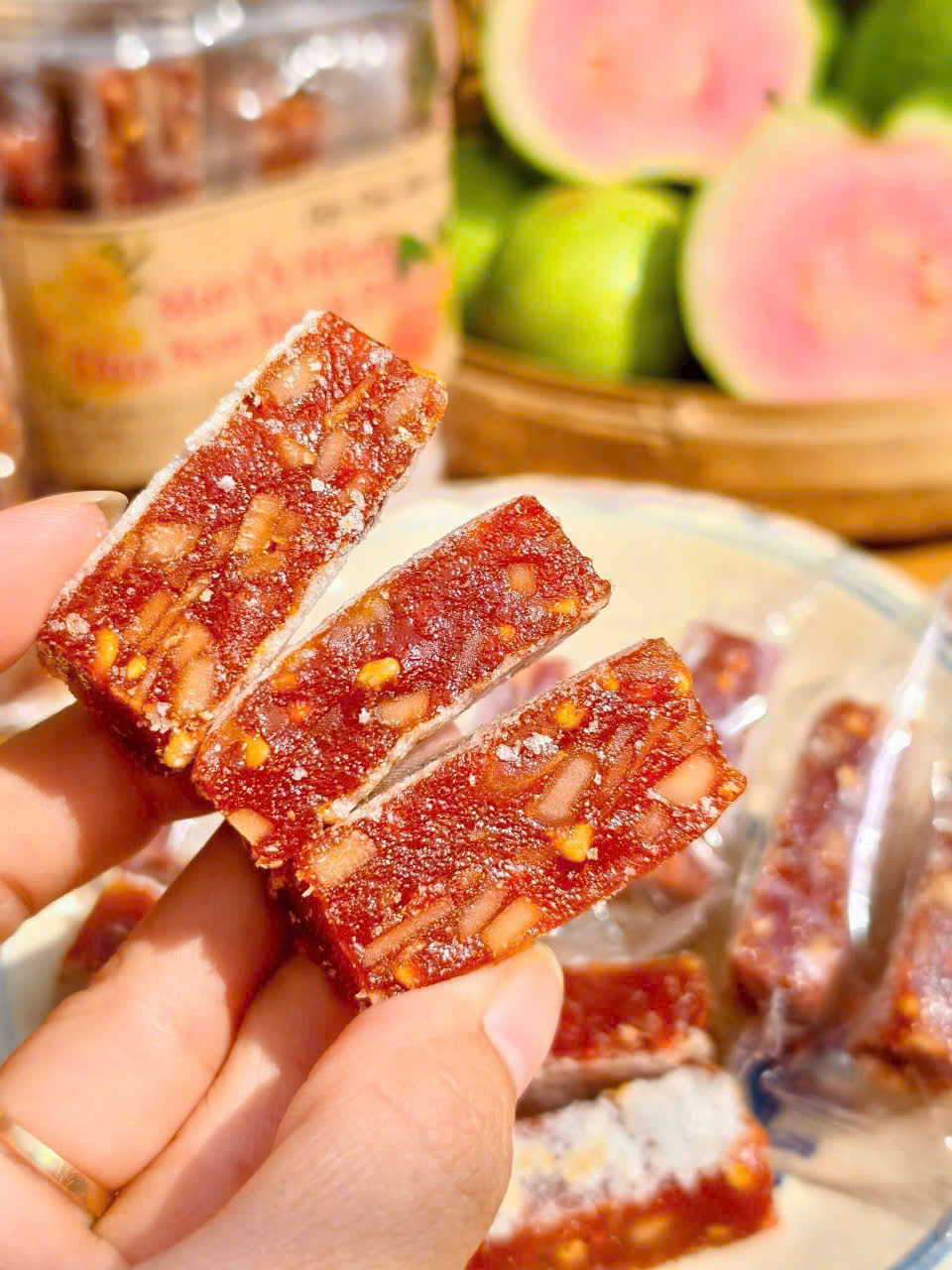 MỨT ỔI HỒNG DỪA NON THƠM NGON -TẾT - đồ ăn vặt - bánh kẹo tết