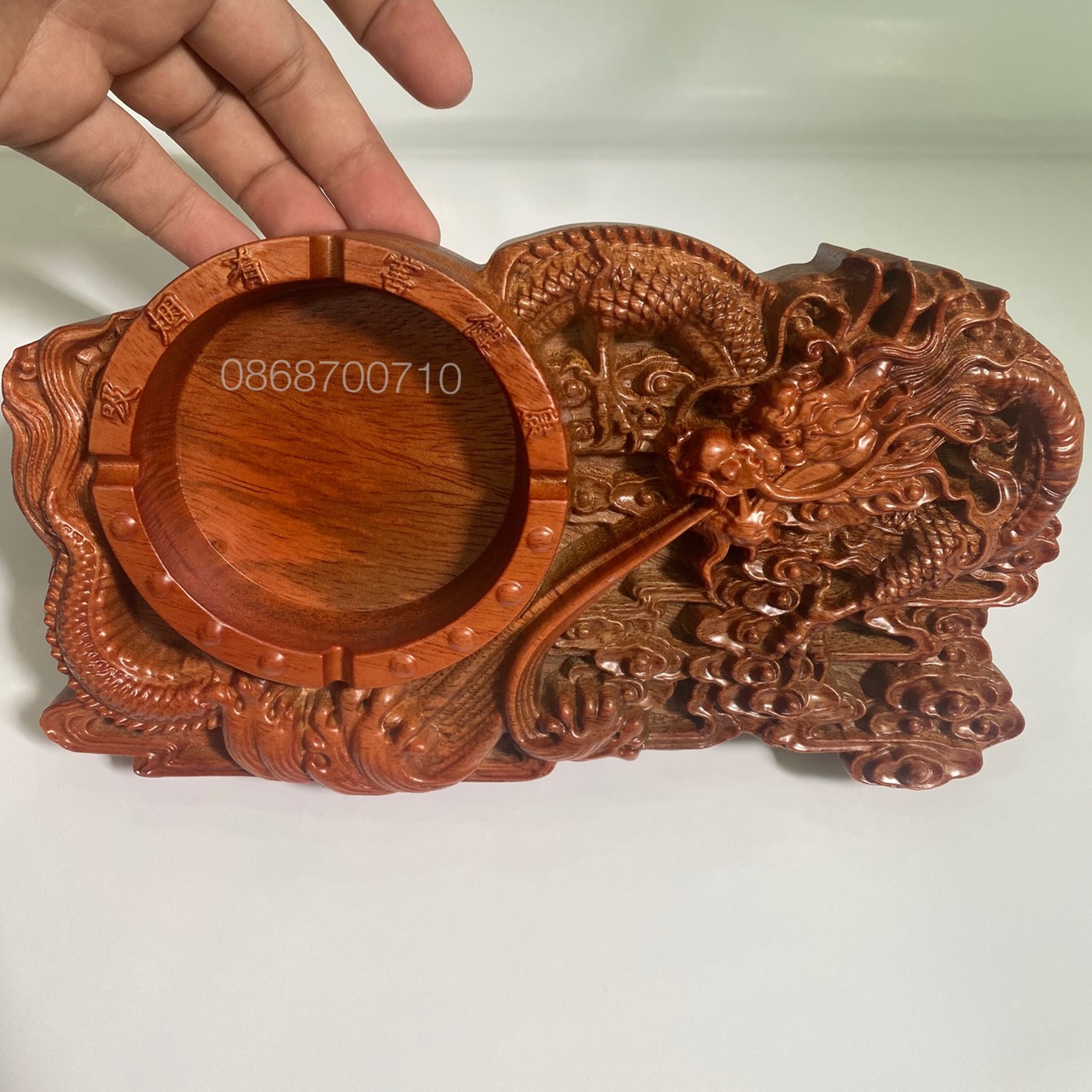 Gạt tàn bằng gỗ cẩm lai ta trạm khắc rồng