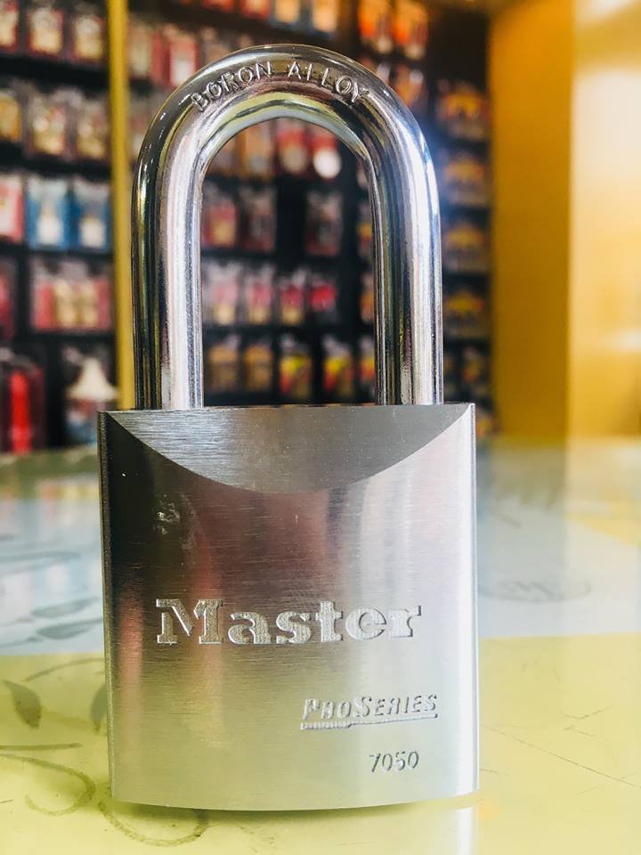 Ổ khóa thép Master Lock 7050 rộng 50mm dòng ProSeries - MSOFT