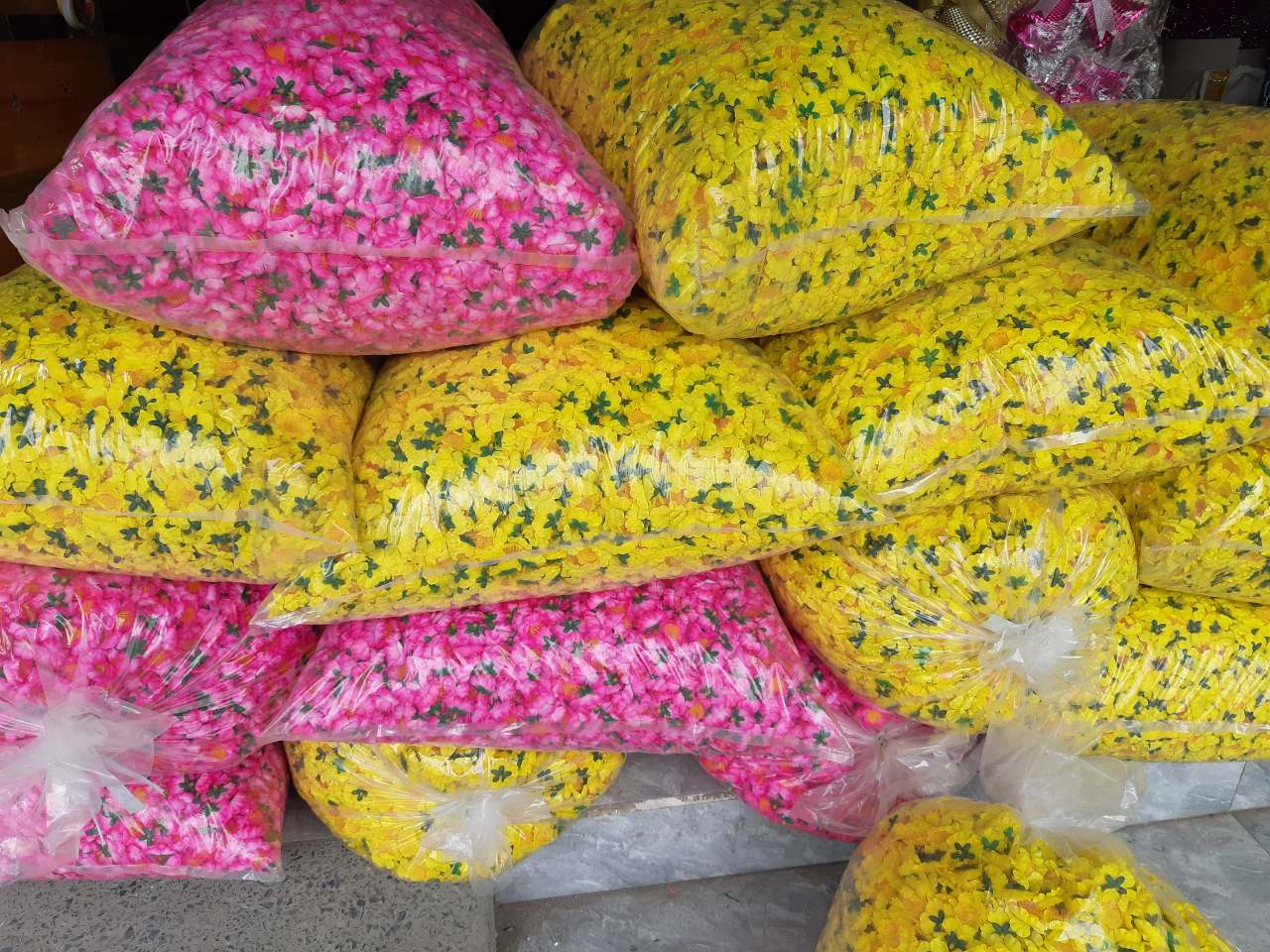 Hoa mai hoa đào giả trang trí tết - 1 kg