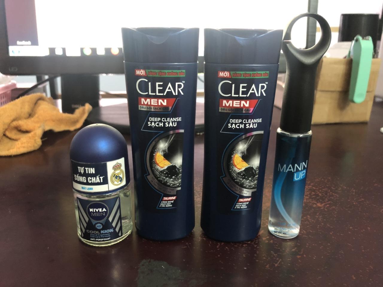 [HCM]Combo 4 món bao gồm: 2 chai dầu gội clear men 70ml/chai + 1 chai nước hoa Xmen Mann Up 22ml/chai + 1 chai lăn nivea men 12ml