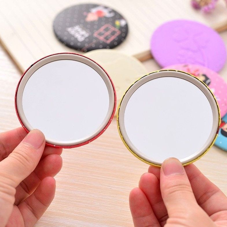 Gương trang điểm mini cầm tay tiện dụng