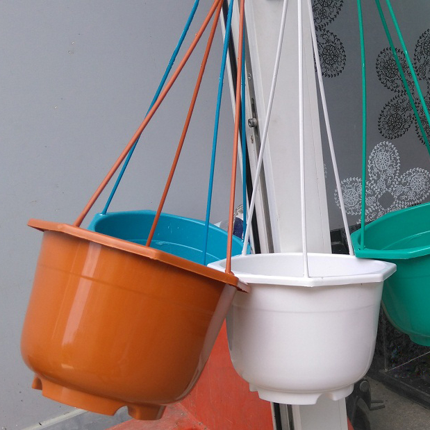10 chậu nhựa treo lớn tròn trồng cây, trồng hoa móc kẹp (19cmx13cm) - Màu trắng - Nhựa ABS