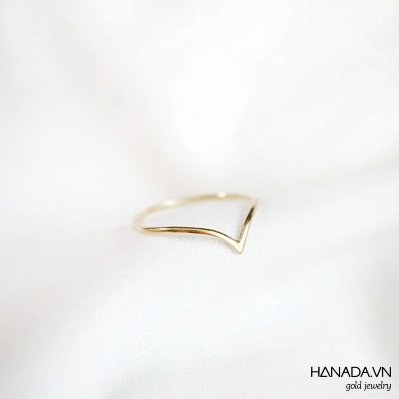 Nhẫn vàng cao cấp hanada chữ v trơn size 12