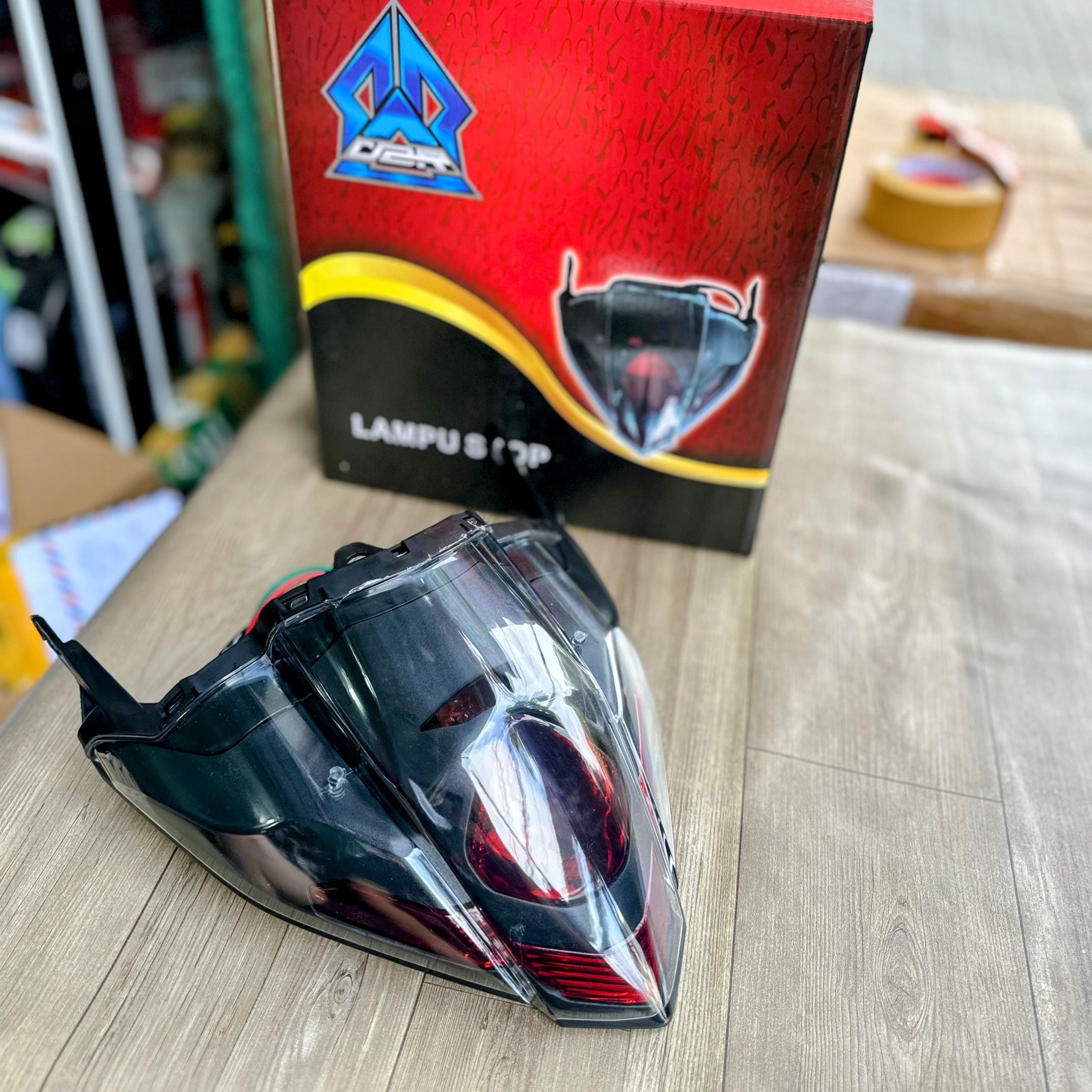 Đèn hậu LC 135 5s Malaysia lắp đặt như zin