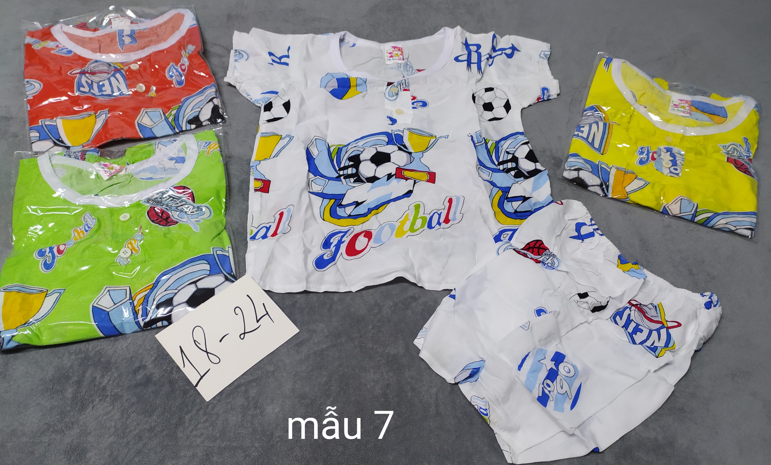 Bộ tole bé trai (6-14kg) (giao họa tiết và màu ngẫu nhiên)