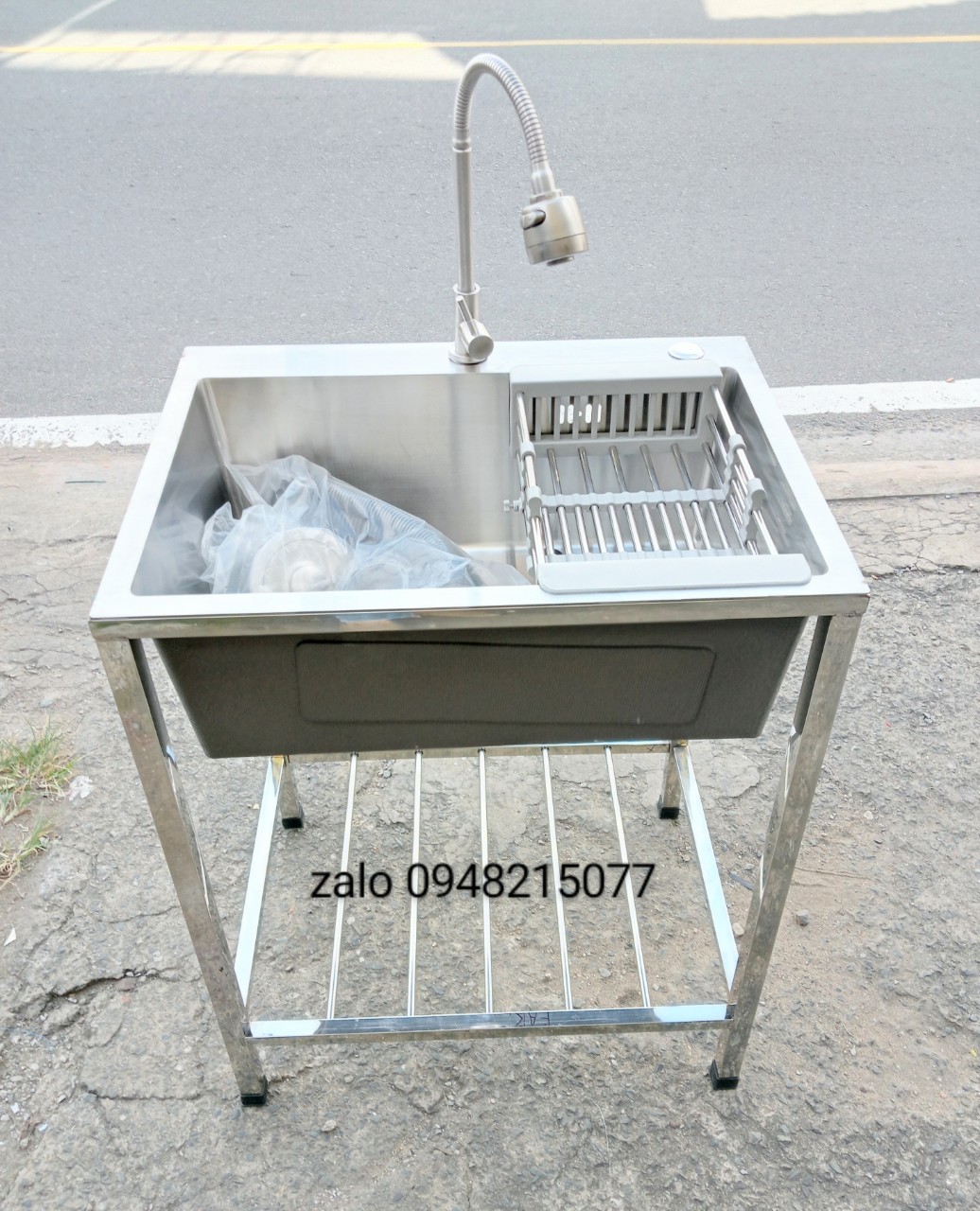 CHẬU RỬA ĐÚC INOX 304 - 1 HỘC CÓ CHÂN KT 60x45x78 DxRxC