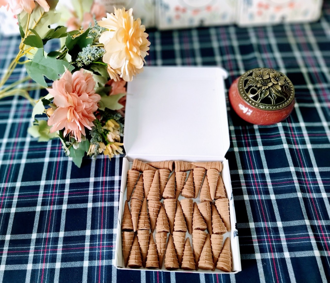 Nụ trầm hương An Tâm xứ Huế cao cấp, hương thơm trầm đặc biệt dễ chịu,  làm thơm phòng, thanh lọc không khí, đón tài lộc cho gia chủ, hộp 39 viên