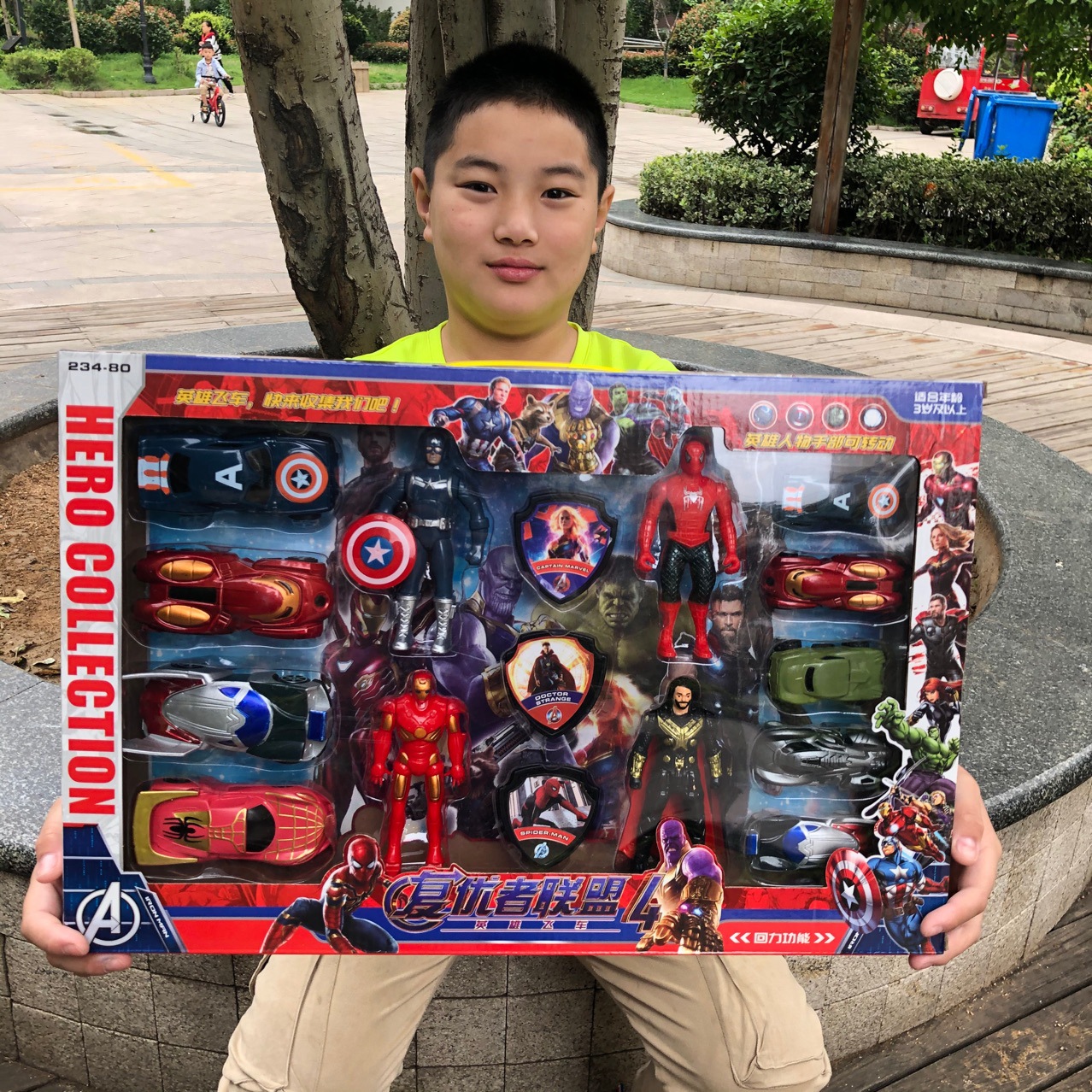 Mh04 hộp đồ chơi mô hình 4 siêu anh hùng marvel mh04 thần sấm thor, người nhện spider man, người sắt iron man