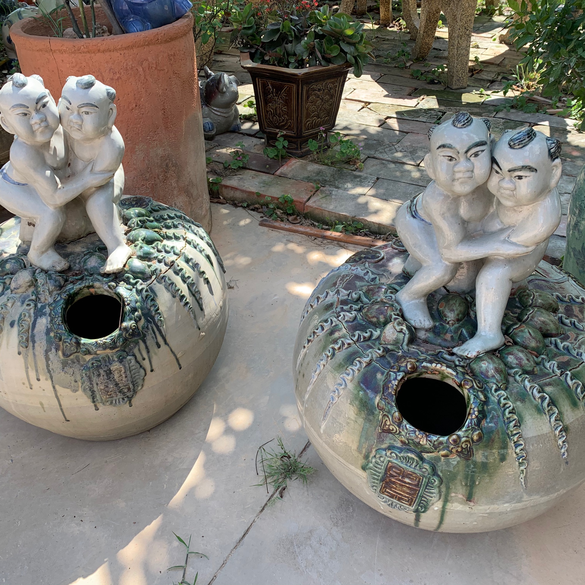 Bình Vôi đấu vật - hàng khủng để trưng bày sân vườn tiểu cảnh