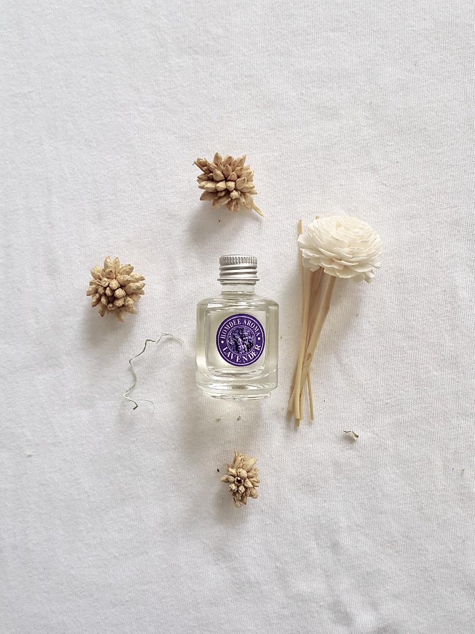 [Cao Cấp Mini][MÃ THOMS] Tinh Dầu Lavender Làm Thơm Phòng Giúp Thư Giãn Xuất Xứ Thái Lan Tự khuếch Tán Que Mây Chai 15ml