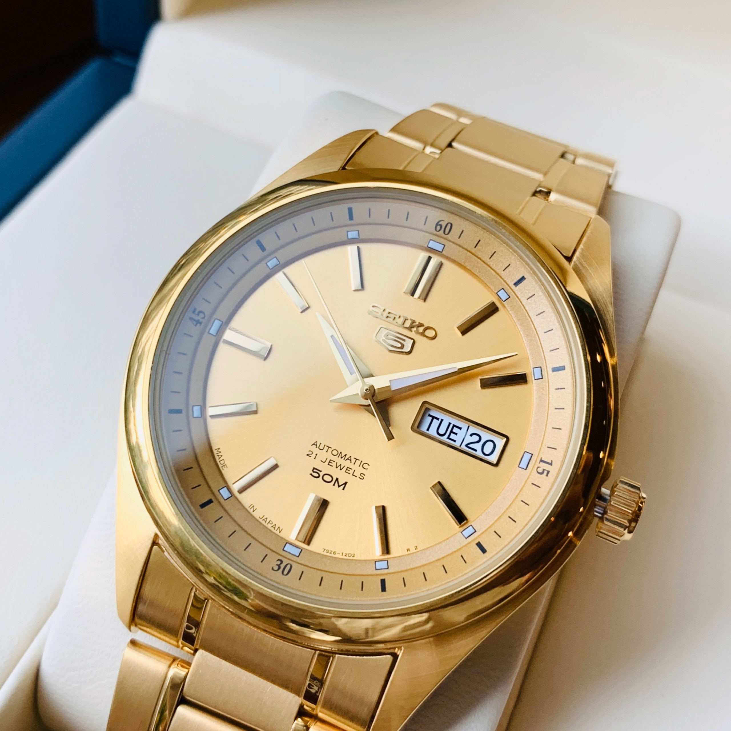 Đồng hồ Nam chính hãng Seiko 5 Gold Automatic SNKN96J1 Size 42,Mặt vàng,Lịch thứ ngày-Máy cơ tự động -Dây kim loại vàng cao cấp