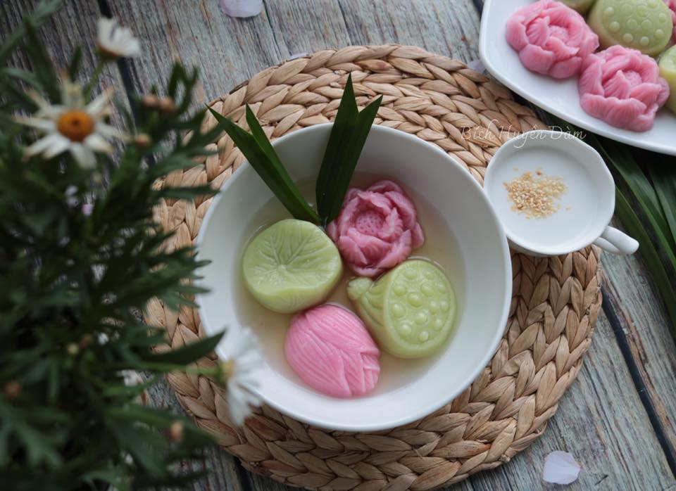 [HCM]Set 4 khuôn silicon sen làm chè trôi nước