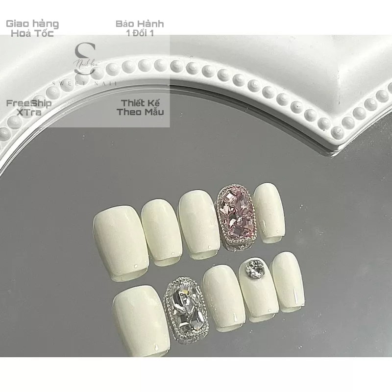 Nail box móng úp from vuông thiết kế thủ công đính đá cực xinh